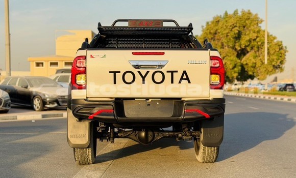 Acheter Occasion Voiture Toyota Hilux Blanc à Import - Dubai, Anse-la-Raye Acheter Occasion Voiture Toyota Hilux Blanc à Import - Dubai, Anse-la-Raye
