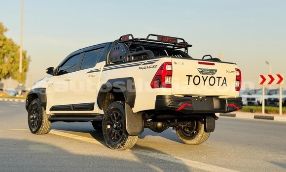 Acheter Occasion Voiture Toyota Hilux Blanc à Import - Dubai, Anse-la-Raye Acheter Occasion Voiture Toyota Hilux Blanc à Import - Dubai, Anse-la-Raye