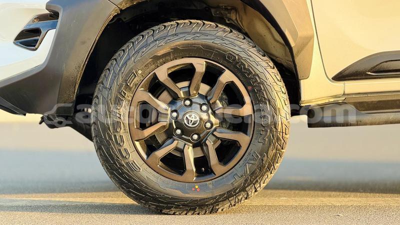 Big with watermark toyota hilux anse la raye import dubai 4364