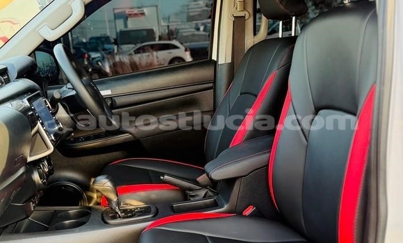 Acheter Occasion Voiture Toyota Hilux Blanc à Import - Dubai, Anse-la-Raye Acheter Occasion Voiture Toyota Hilux Blanc à Import - Dubai, Anse-la-Raye