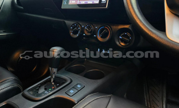 Acheter Occasion Voiture Toyota Hilux Noir à Import - Dubai, Anse-la-Raye Acheter Occasion Voiture Toyota Hilux Noir à Import - Dubai, Anse-la-Raye