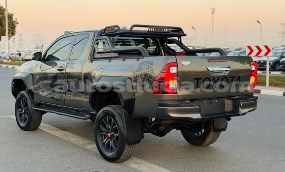 Buy Used Toyota Hilux Green Car in Import - Dubai in Anse-la-Raye Buy Used Toyota Hilux Green Car in Import - Dubai in Anse-la-Raye