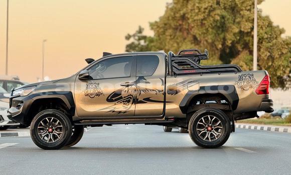 Buy Used Toyota Hilux Green Car in Import - Dubai in Anse-la-Raye Buy Used Toyota Hilux Green Car in Import - Dubai in Anse-la-Raye