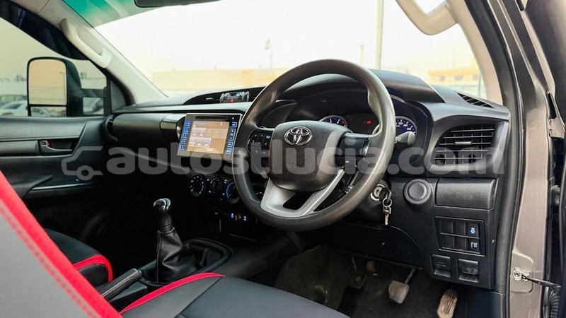 Big with watermark toyota hilux anse la raye import dubai 4380