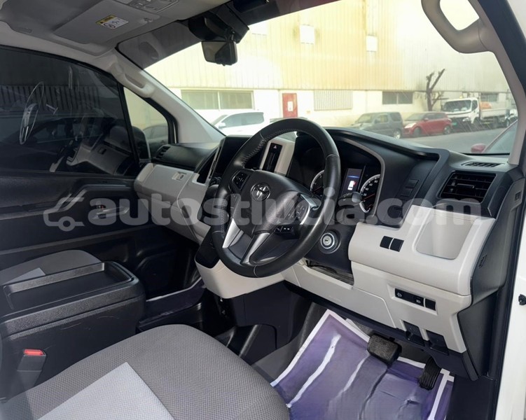 Big with watermark toyota hiace anse la raye import dubai 4382