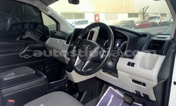 Acheter Occasion Voiture Toyota Hiace Blanc à Import - Dubai, Anse-la-Raye Acheter Occasion Voiture Toyota Hiace Blanc à Import - Dubai, Anse-la-Raye