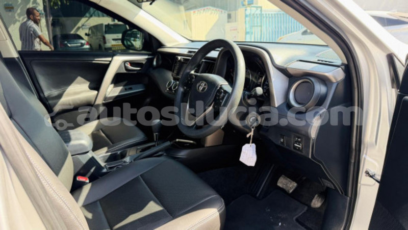 Big with watermark toyota rav4 anse la raye import dubai 4385