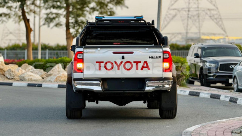 Big with watermark toyota hilux anse la raye import dubai 4386