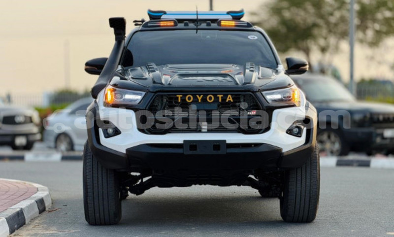 Big with watermark toyota hilux anse la raye import dubai 4386