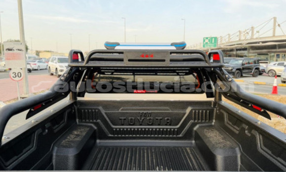 Acheter Occasion Voiture Toyota Hilux Blanc à Import - Dubai, Anse-la-Raye Acheter Occasion Voiture Toyota Hilux Blanc à Import - Dubai, Anse-la-Raye