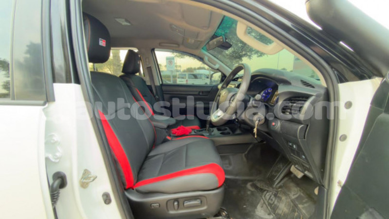 Big with watermark toyota hilux anse la raye import dubai 4386