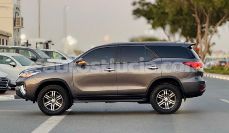 Big with watermark toyota fortuner anse la raye import dubai 4387