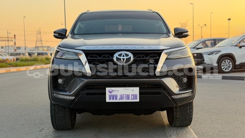 Big with watermark toyota fortuner anse la raye import dubai 4388