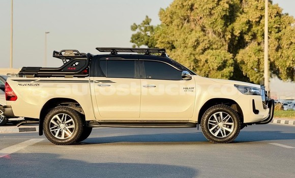 Acheter Occasion Voiture Toyota Hilux Blanc à Import - Dubai, Anse-la-Raye Acheter Occasion Voiture Toyota Hilux Blanc à Import - Dubai, Anse-la-Raye