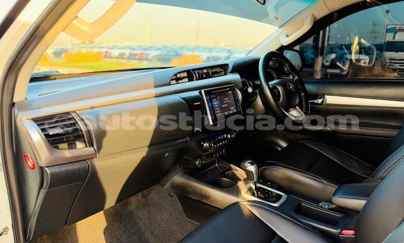 Acheter Occasion Voiture Toyota Hilux Blanc à Import - Dubai, Anse-la-Raye Acheter Occasion Voiture Toyota Hilux Blanc à Import - Dubai, Anse-la-Raye