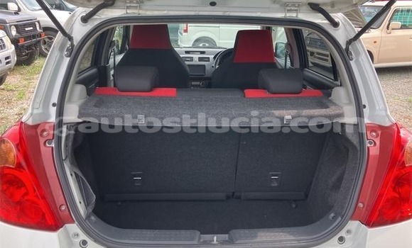 Acheter Occasion Voiture Toyota Hilux Blanc à Castries, Castries Acheter Occasion Voiture Toyota Hilux Blanc à Castries, Castries