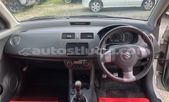 Acheter Occasion Voiture Toyota Hilux Blanc à Castries, Castries Acheter Occasion Voiture Toyota Hilux Blanc à Castries, Castries