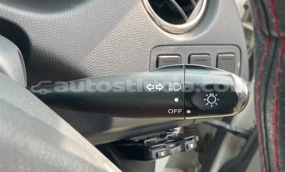 Acheter Occasion Voiture Toyota Hilux Blanc à Castries, Castries Acheter Occasion Voiture Toyota Hilux Blanc à Castries, Castries