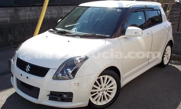 Buy Used Suzuki Swift White Car in Choiseul in Choiseul