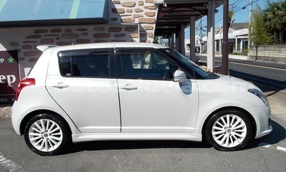 Buy Used Suzuki Swift White Car in Choiseul in Choiseul Buy Used Suzuki Swift White Car in Choiseul in Choiseul