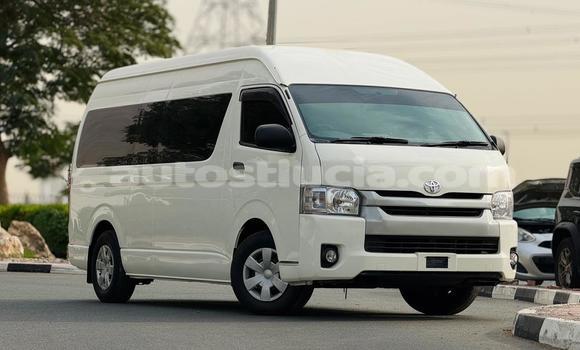 Buy Used Toyota Hiace White Car in Import - Dubai in Anse-la-Raye