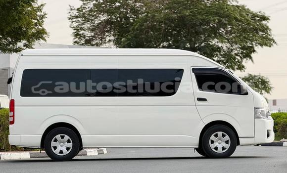 Acheter Occasion Voiture Toyota Hiace Blanc à Import - Dubai, Anse-la-Raye Acheter Occasion Voiture Toyota Hiace Blanc à Import - Dubai, Anse-la-Raye
