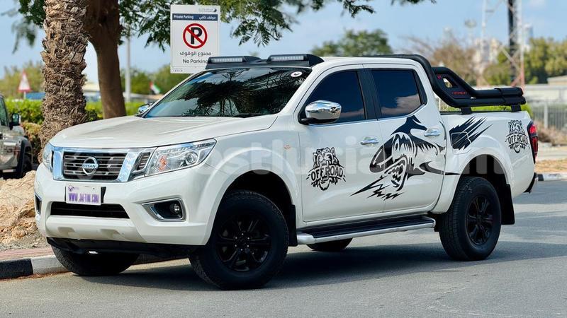 Big with watermark nissan navara anse la raye import dubai 4400