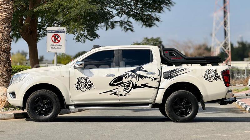 Big with watermark nissan navara anse la raye import dubai 4400