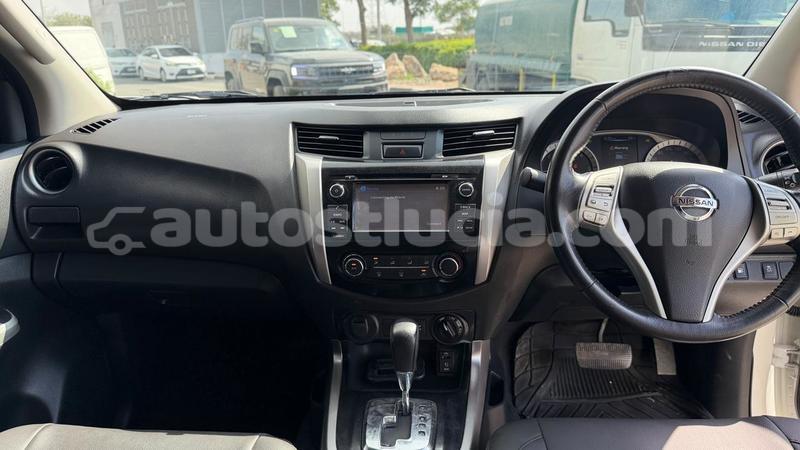 Big with watermark nissan navara anse la raye import dubai 4400