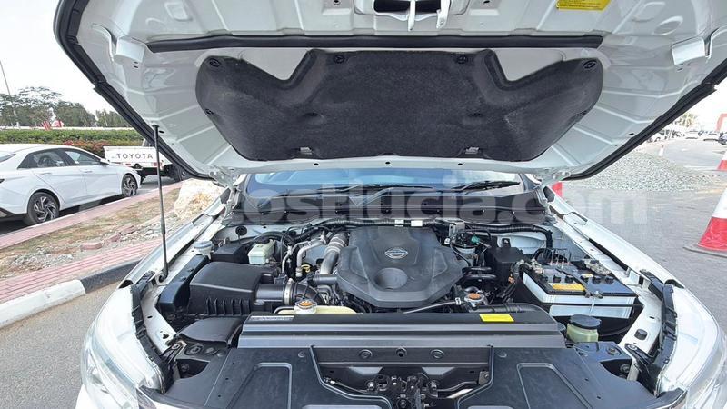 Big with watermark nissan navara anse la raye import dubai 4400