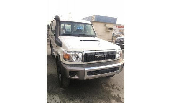 Buy Import Toyota Land Cruiser White Car in Import - Dubai in Anse-la-Raye Buy Import Toyota Land Cruiser White Car in Import - Dubai in Anse-la-Raye