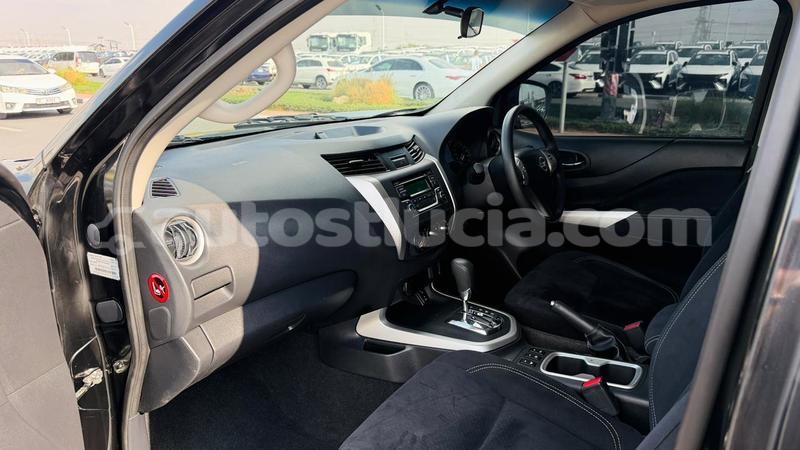 Big with watermark nissan navara anse la raye import dubai 4402