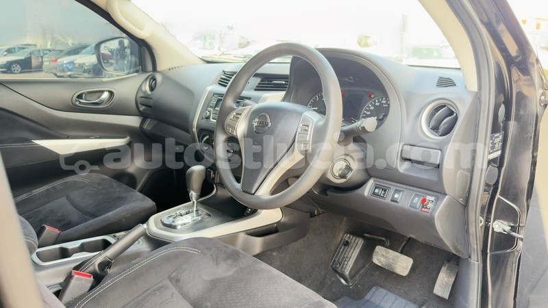 Big with watermark nissan navara anse la raye import dubai 4402