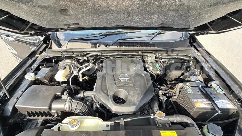 Big with watermark nissan navara anse la raye import dubai 4402