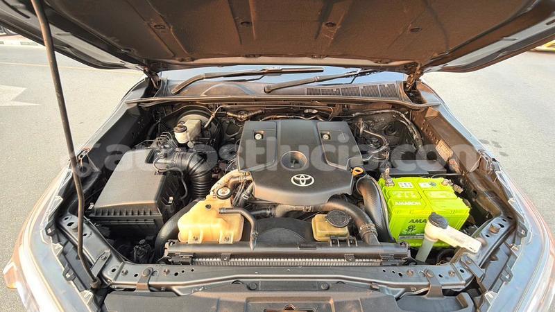 Big with watermark toyota hilux anse la raye import dubai 4404