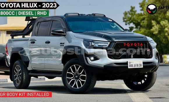 Buy Used Toyota Hilux Silver Car in Import - Dubai in Anse-la-Raye