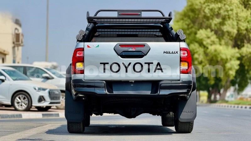 Big with watermark toyota hilux anse la raye import dubai 4406