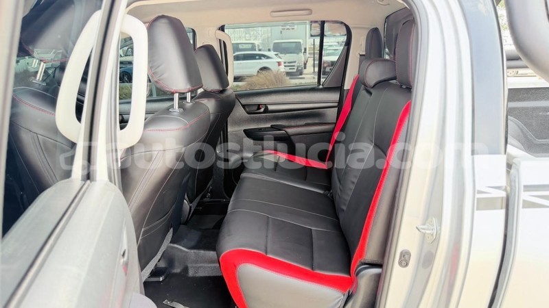 Big with watermark toyota hilux anse la raye import dubai 4406