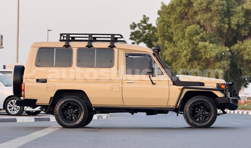 Big with watermark toyota land cruiser anse la raye import dubai 4410