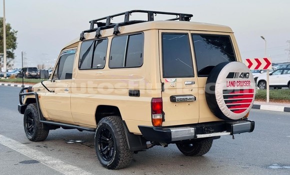 Acheter Occasion Voiture Toyota Land Cruiser Beige à Import - Dubai, Anse-la-Raye Acheter Occasion Voiture Toyota Land Cruiser Beige à Import - Dubai, Anse-la-Raye