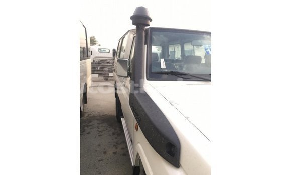 Buy Import Toyota Land Cruiser White Car in Import - Dubai in Anse-la-Raye Buy Import Toyota Land Cruiser White Car in Import - Dubai in Anse-la-Raye