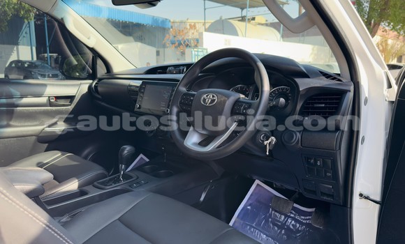 Acheter Occasion Voiture Toyota Hilux Blanc à Import - Dubai, Anse-la-Raye Acheter Occasion Voiture Toyota Hilux Blanc à Import - Dubai, Anse-la-Raye