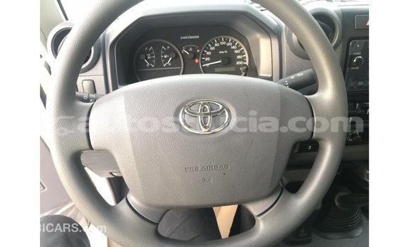 Buy Import Toyota Land Cruiser White Car in Import - Dubai in Anse-la-Raye Buy Import Toyota Land Cruiser White Car in Import - Dubai in Anse-la-Raye