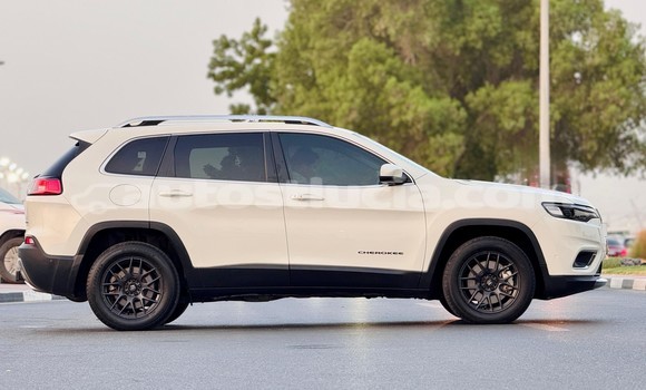 Acheter Occasion Voiture Jeep Cherokee Blanc à Import - Dubai, Anse-la-Raye Acheter Occasion Voiture Jeep Cherokee Blanc à Import - Dubai, Anse-la-Raye