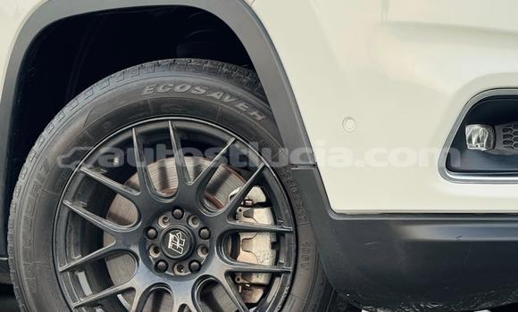 Acheter Occasion Voiture Jeep Cherokee Blanc à Import - Dubai, Anse-la-Raye Acheter Occasion Voiture Jeep Cherokee Blanc à Import - Dubai, Anse-la-Raye