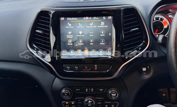 Acheter Occasion Voiture Jeep Cherokee Blanc à Import - Dubai, Anse-la-Raye Acheter Occasion Voiture Jeep Cherokee Blanc à Import - Dubai, Anse-la-Raye