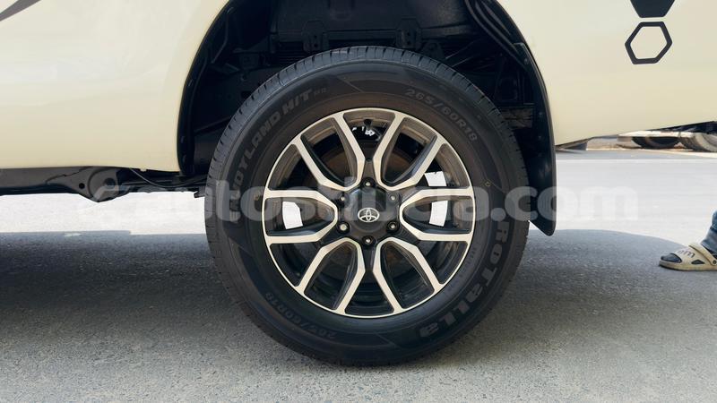 Big with watermark toyota hilux anse la raye import dubai 4413