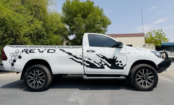 Buy Used Toyota Hilux White Car in Import - Dubai in Anse-la-Raye Buy Used Toyota Hilux White Car in Import - Dubai in Anse-la-Raye
