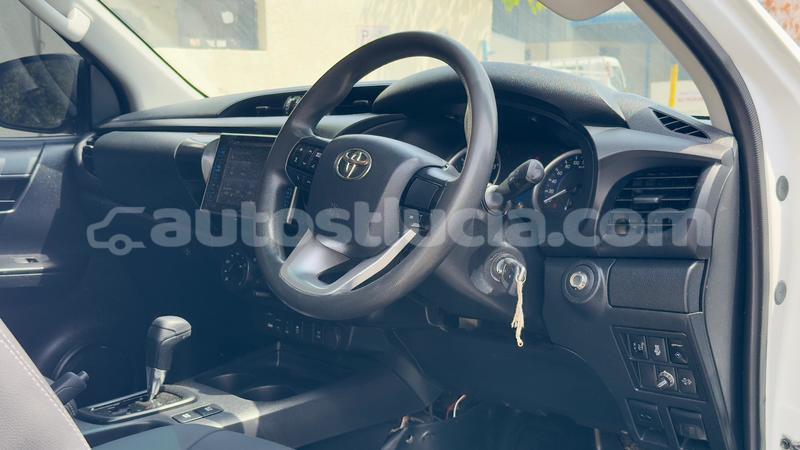 Big with watermark toyota hilux anse la raye import dubai 4413