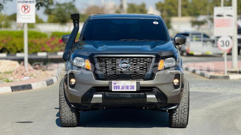 Big with watermark nissan navara anse la raye import dubai 4420